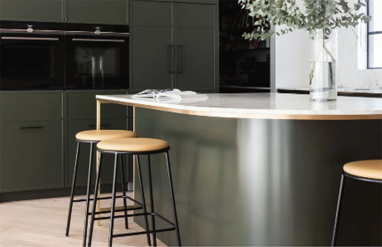 Choosing the right dining table